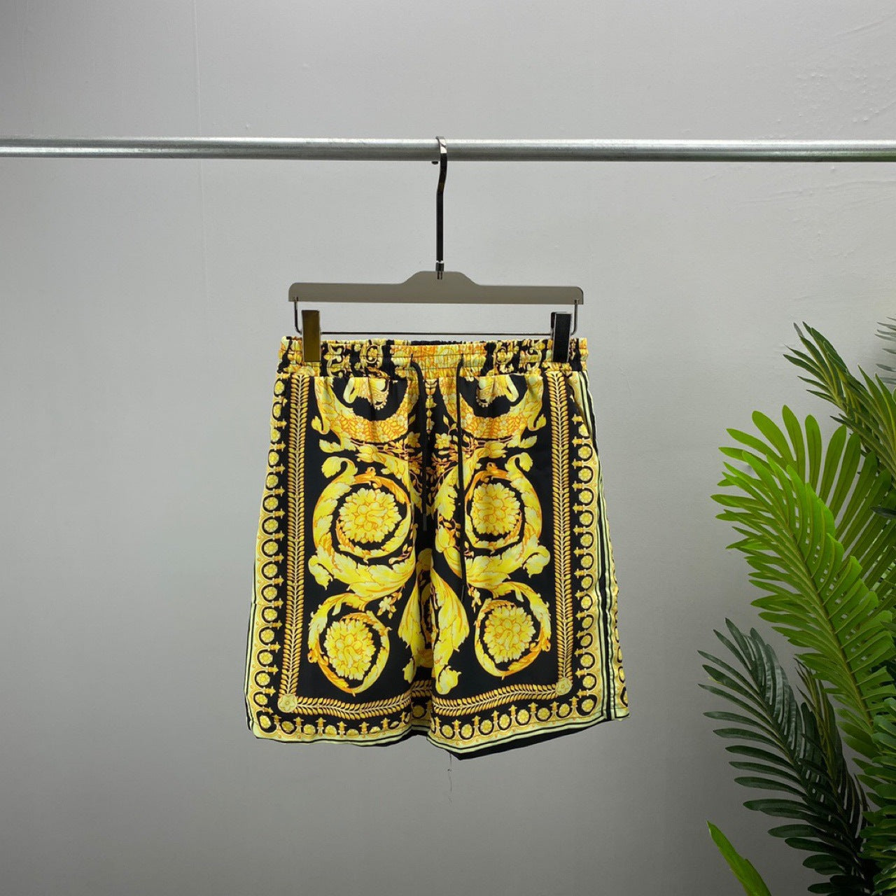 Men's New Color Alphabet Print Beach Shorts