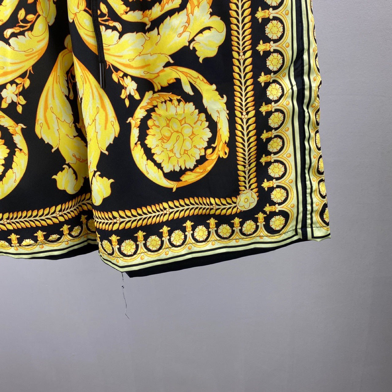 Men's New Color Alphabet Print Beach Shorts